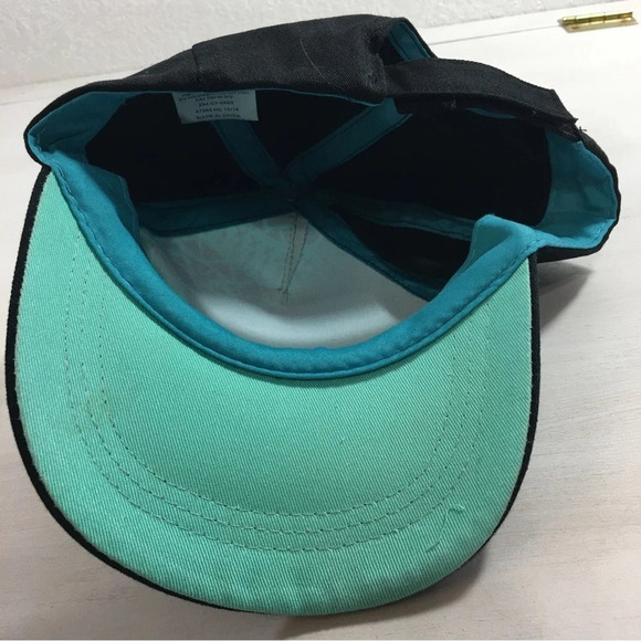 Accessory Depot Womens Baseball Cap/Hat Black with Green Geometric Shapes OSFM - Picture 3 of 5